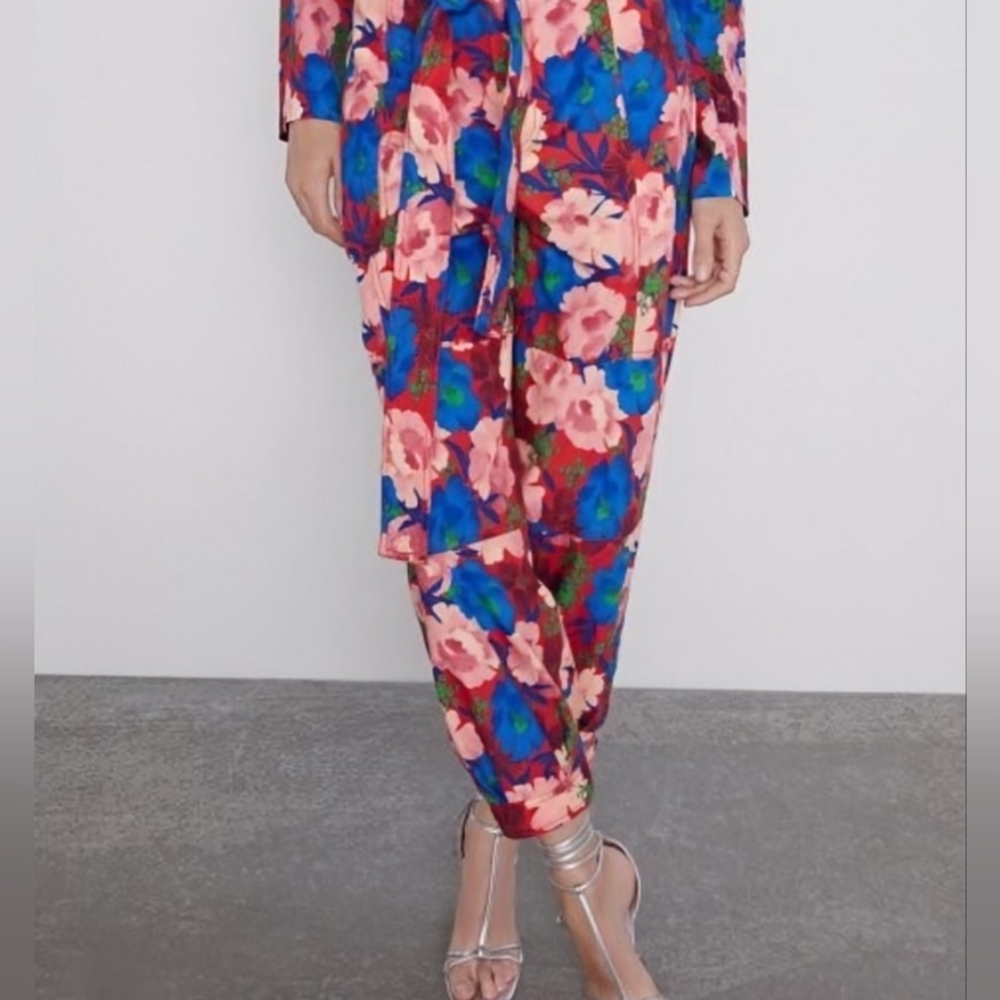 ZARA Bold Floral Cropped Cargo Ankle Pants Size S High Waist Pink Red Blue NWT - Picture 2 of 16